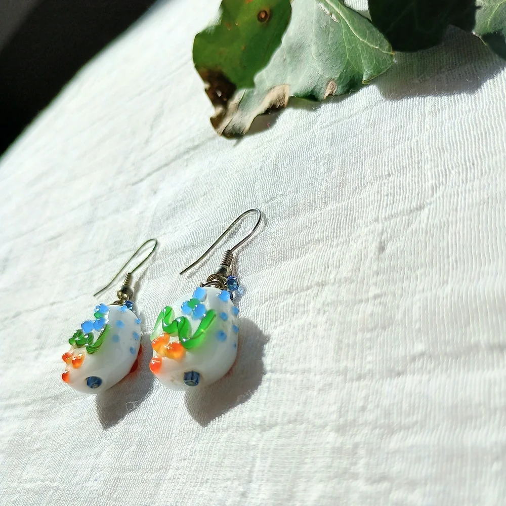 🏵 ARTISAN KITSCH 🏵 VTG hand-blown Lampwork Glass dangle 925 earrings, Coquette